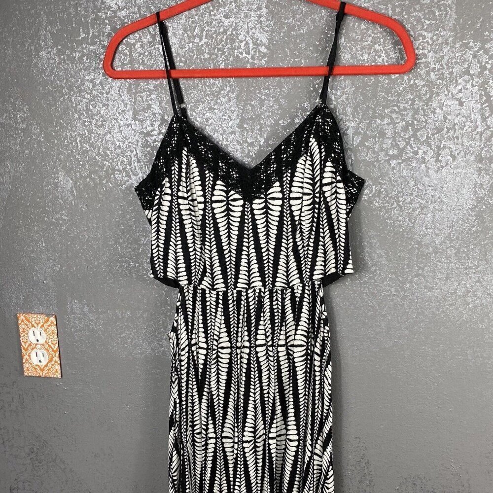 Anthropologie Adelyn Rae black white cutout Lace Trim maxi dress. size Small